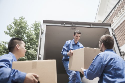 Affordable man and van transport solution in Shacklewell