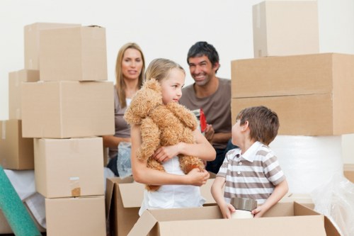 Careful packing supplies for a Shacklewell home move